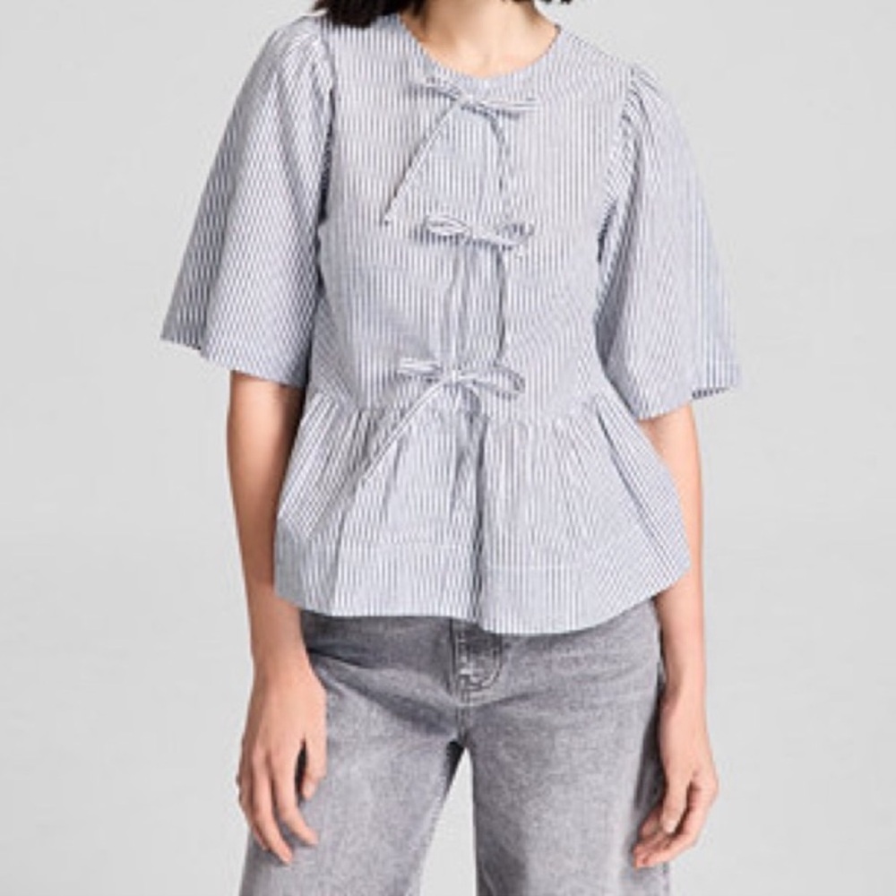 NWOT CeCe Striped Puff Sleeve Top